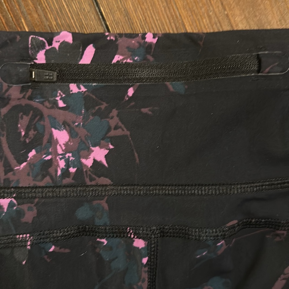 Sweaty Betty The Zero Gravity 7/8 Inch Legging - Picture 6 of 8
